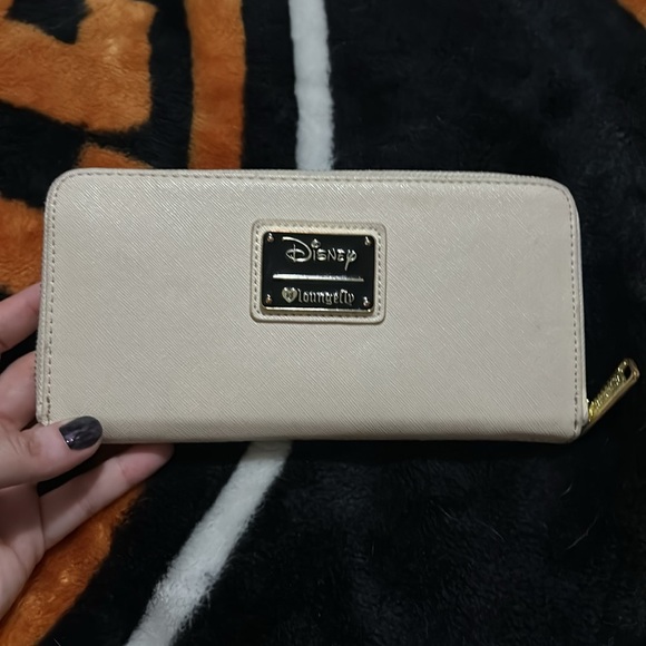 Loungefly Beauty and the Beast - Picture 2 of 4